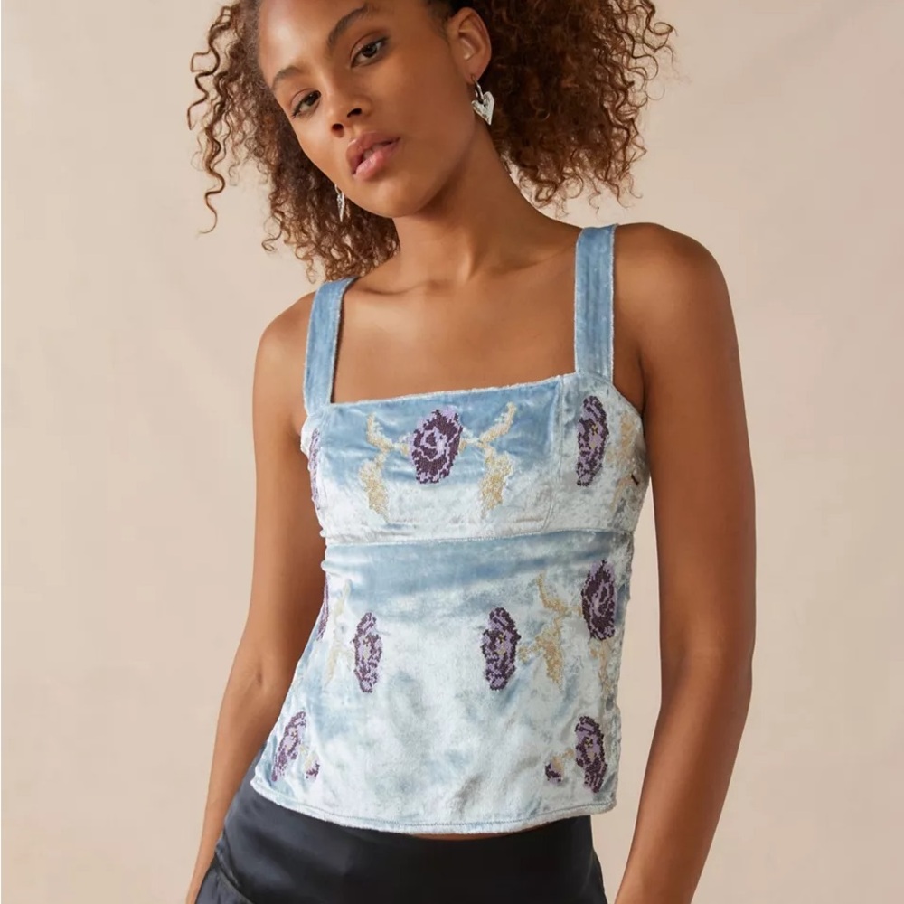 Kimchi Blue Jana Velvet Embroidered Top NWT Size S - Blue